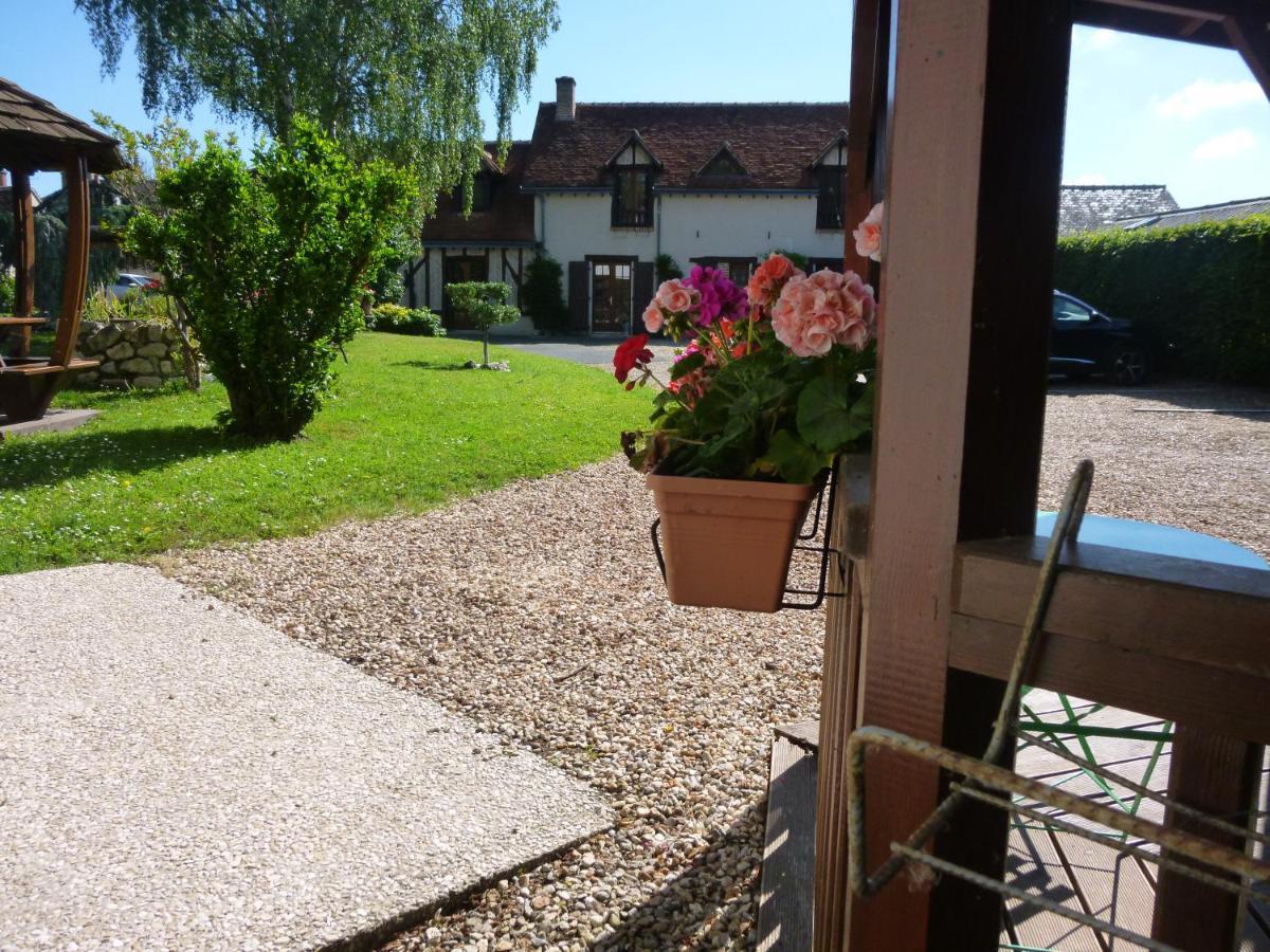 Hotel De La Bonnheure Bracieux Exteriör bild
