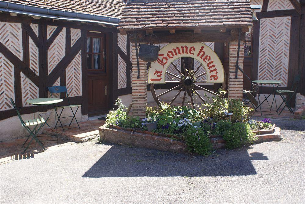 Hotel De La Bonnheure Bracieux Exteriör bild